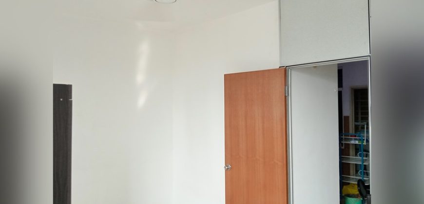 Kelana sentral  fully furnished rent